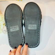 Load image into Gallery viewer, Amanda Blu Leopard Print Slippers (Size 8/9)