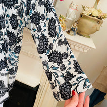 Load image into Gallery viewer, Simply Noelle Lotus Flower Top in White/Teal