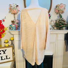 Load image into Gallery viewer, Simply Noelle Textured Slub Pocket Top Light Tan