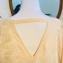 Load image into Gallery viewer, Simply Noelle Textured Slub Pocket Top Light Tan