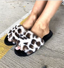 Load image into Gallery viewer, Amanda Blu Leopard Print Slippers