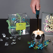 Load image into Gallery viewer, Mom Blue Flower - Soy Wax Candle 3.5oz Scent: Jasmine