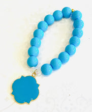 Load image into Gallery viewer, Mom Quatrefoil Beaded Bracelet