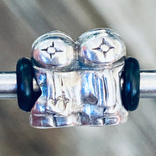 Load image into Gallery viewer, Chamilia Authentic Carolers Charm

