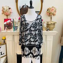 Load image into Gallery viewer, Simply Noelle Lotus Flower Top in Black/Teal | FREE Shipping | Size XS (Sizes 4 - 6) NWT | All Sales Final
