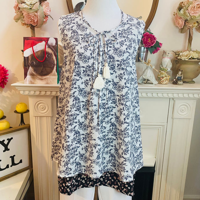 Simply Noelle Field Of Dreams Flower Top White