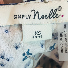 Load image into Gallery viewer, Simply Noelle Field Of Dreams Flower Top Navy
