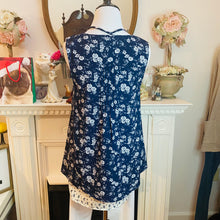 Load image into Gallery viewer, Simply Noelle Field Of Dreams Flower Top Navy
