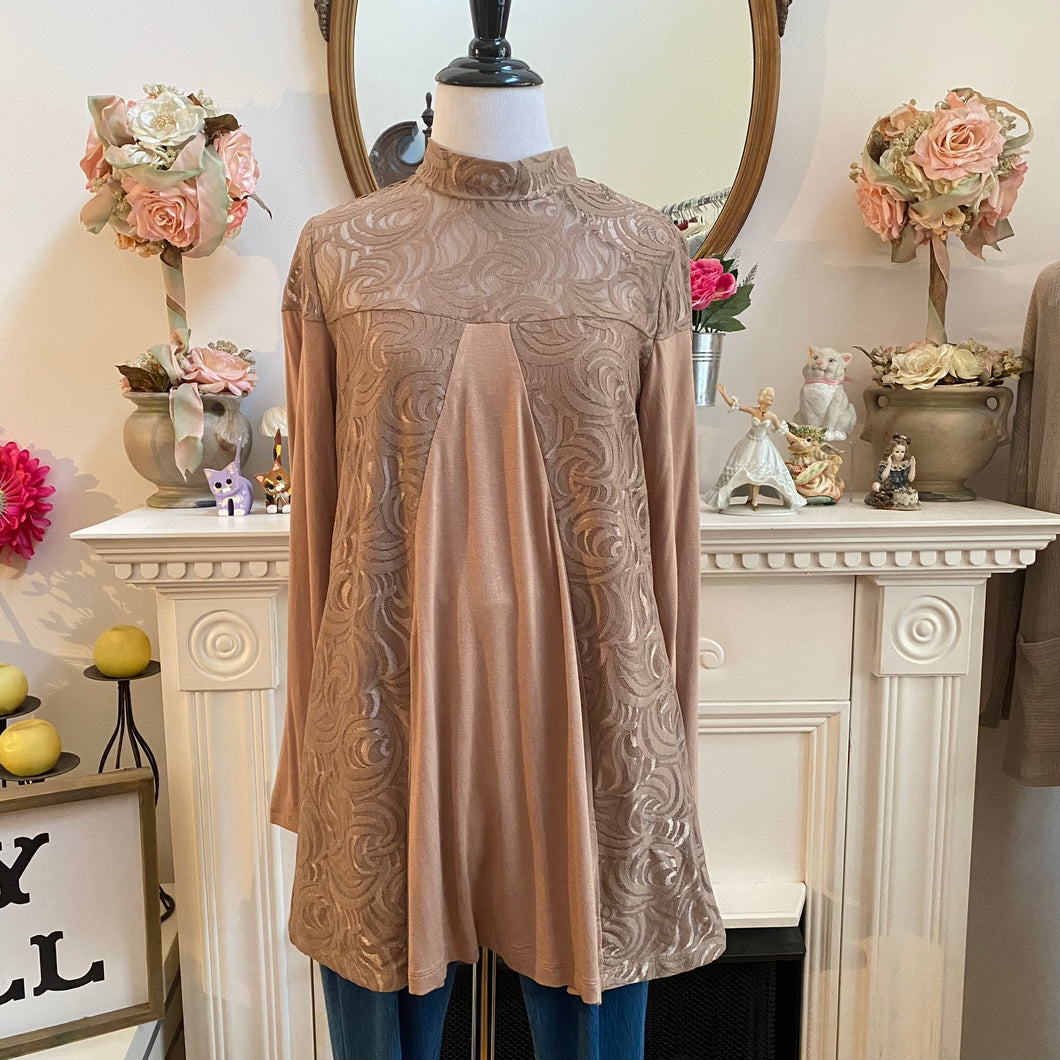 Simply Noelle FF Lace Overlay Top Tan