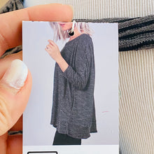 Load image into Gallery viewer, Simply Noelle Textured Slub Pocket Top Black

