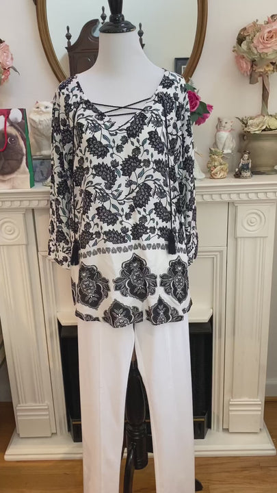 Simply Noelle Lotus Flower Top in White/Teal