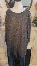Load and play video in Gallery viewer, Simply Noelle Textured Slub Pocket Top Black
