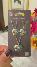 Load and play video in Gallery viewer, Philadelphia Eagles Swirl Heart Earrings &amp; Necklace Set
