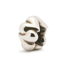Load image into Gallery viewer, Trollbeads Organic Hearts Bead
