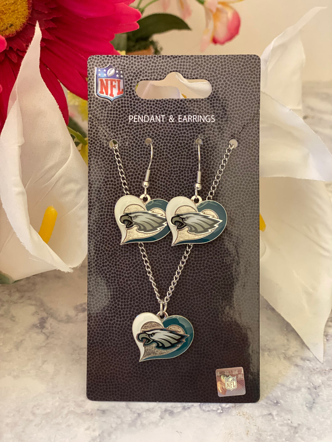 Philadelphia Eagles Swirl Heart Earrings & Necklace Set